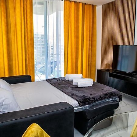 Stylish Seafront Spinola Apartment Saint Julian's 外观 照片