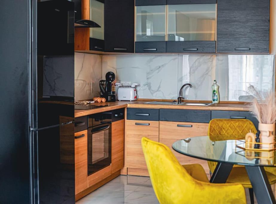 Stylish Seafront Spinola Apartment Saint Julian's 外观 照片
