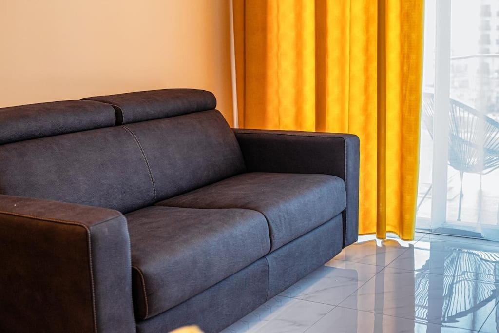 Stylish Seafront Spinola Apartment Saint Julian's 外观 照片