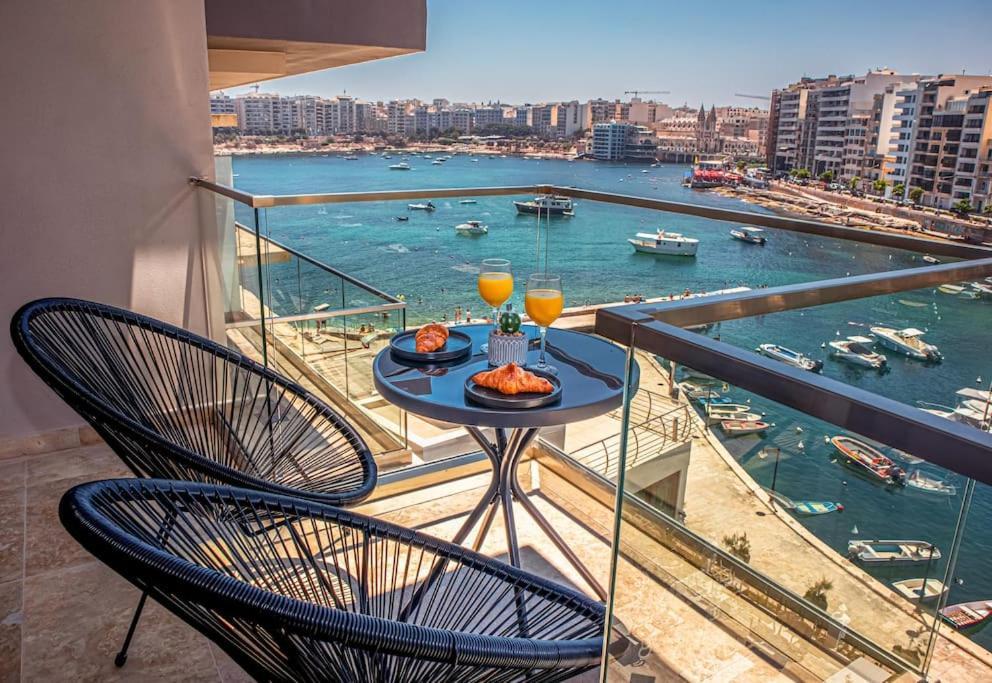 Stylish Seafront Spinola Apartment Saint Julian's 外观 照片